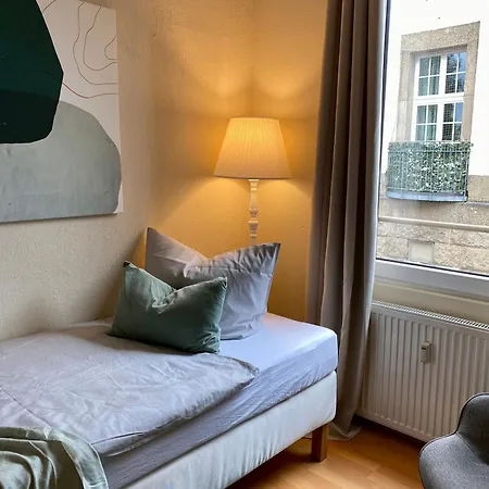 Apartment Ba Em *